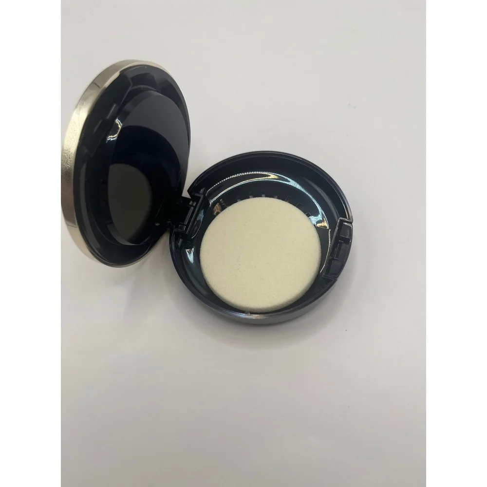 Estee Lauder Double Wear Stay-in-Place Matte Powder Foundation 2C1 Pure Beige